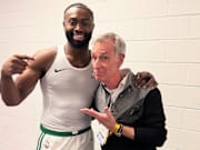 相拥欢庆 相拥欢庆